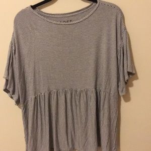 Loft Flutter Sleeve Peplum Tee Sz Small
